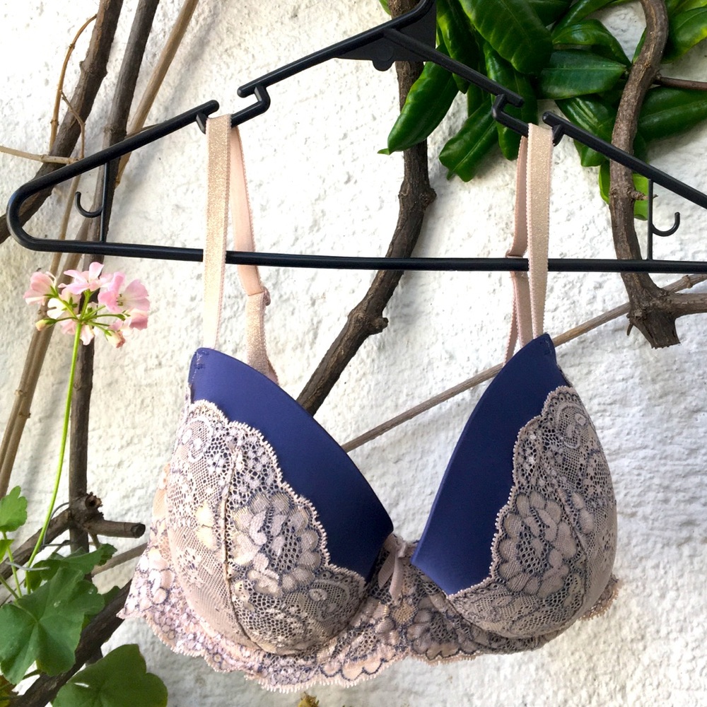 Victoria’s Secret navy blue lace push up bra 36D